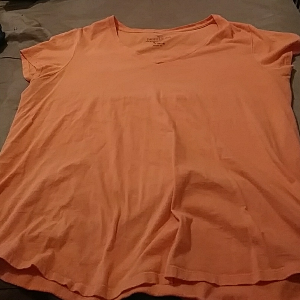 Short sleeve tee